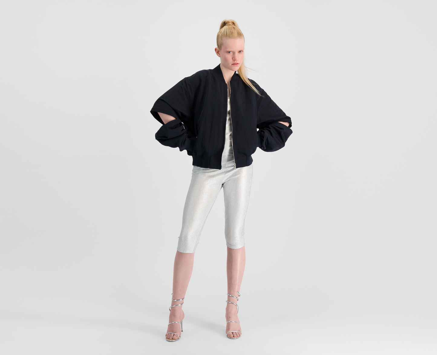 Women's Capri Leggings, metallic