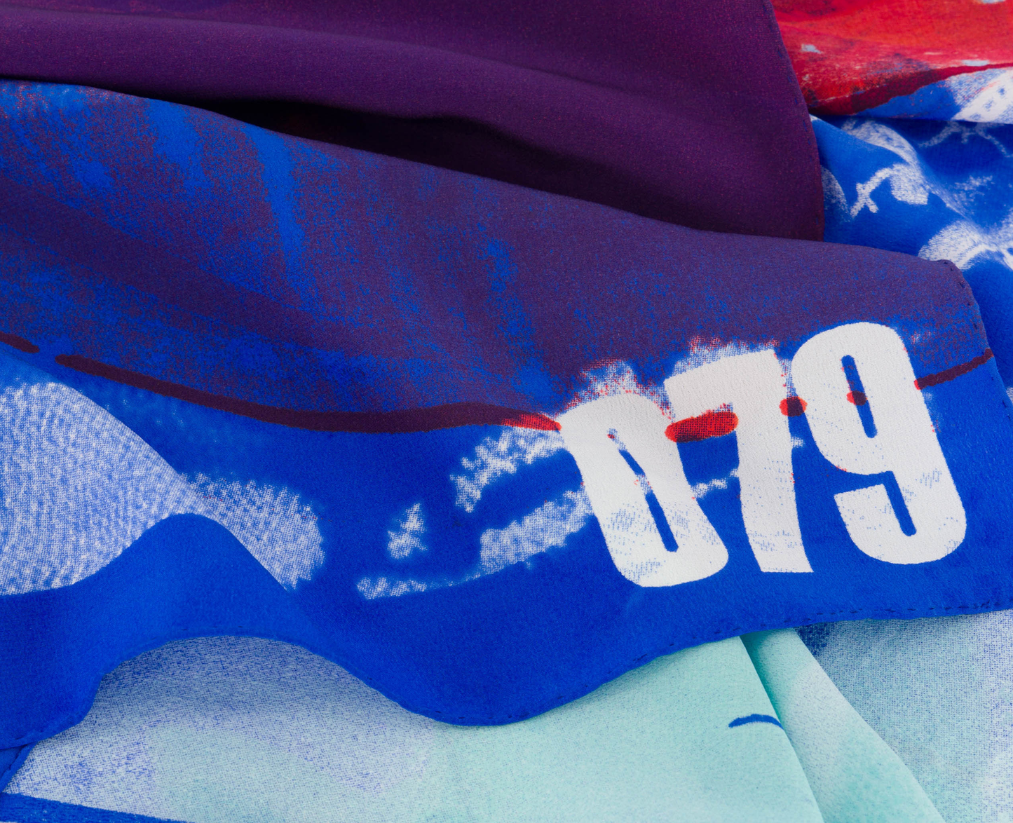 Foulard en soie "Iconic Print", multicolore