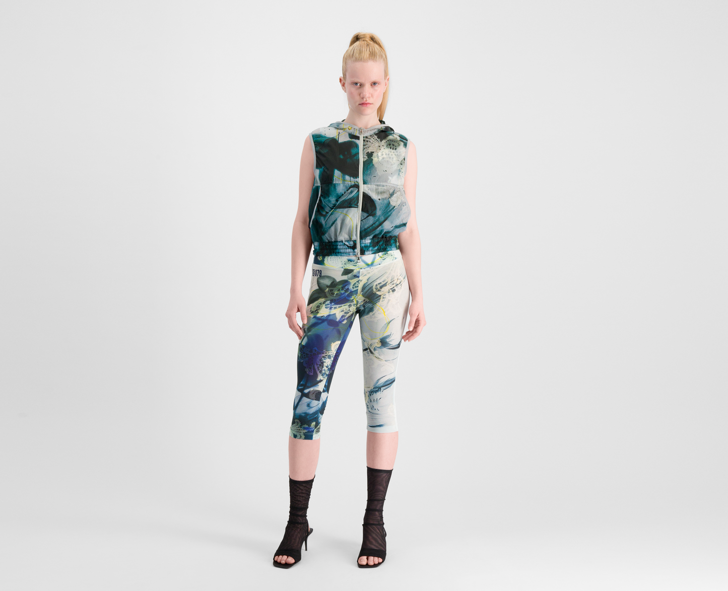 Women's lightweight cargo vest, multicolored
