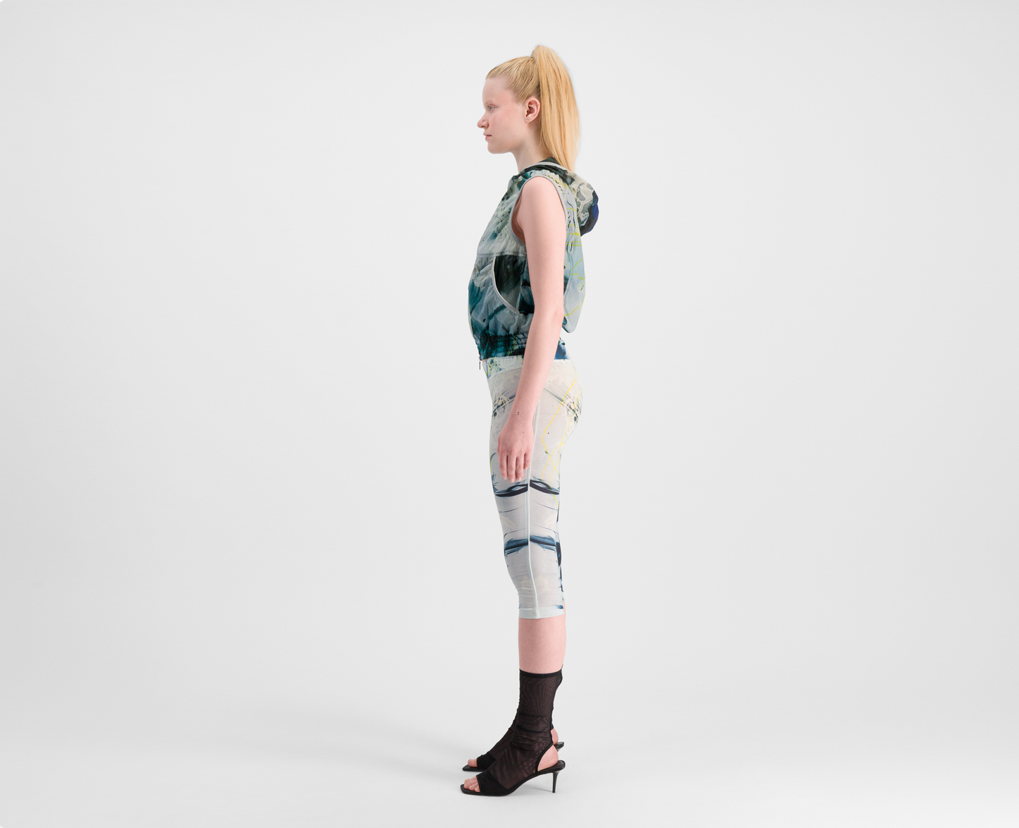 Women's lightweight cargo vest, multicolored