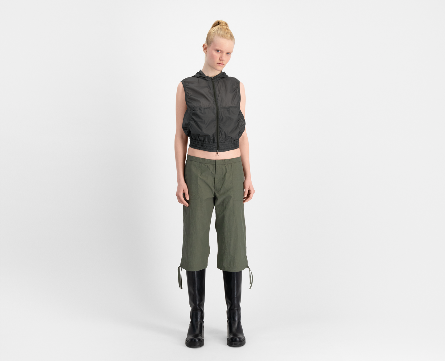 Ladies capri cargo pants, khaki