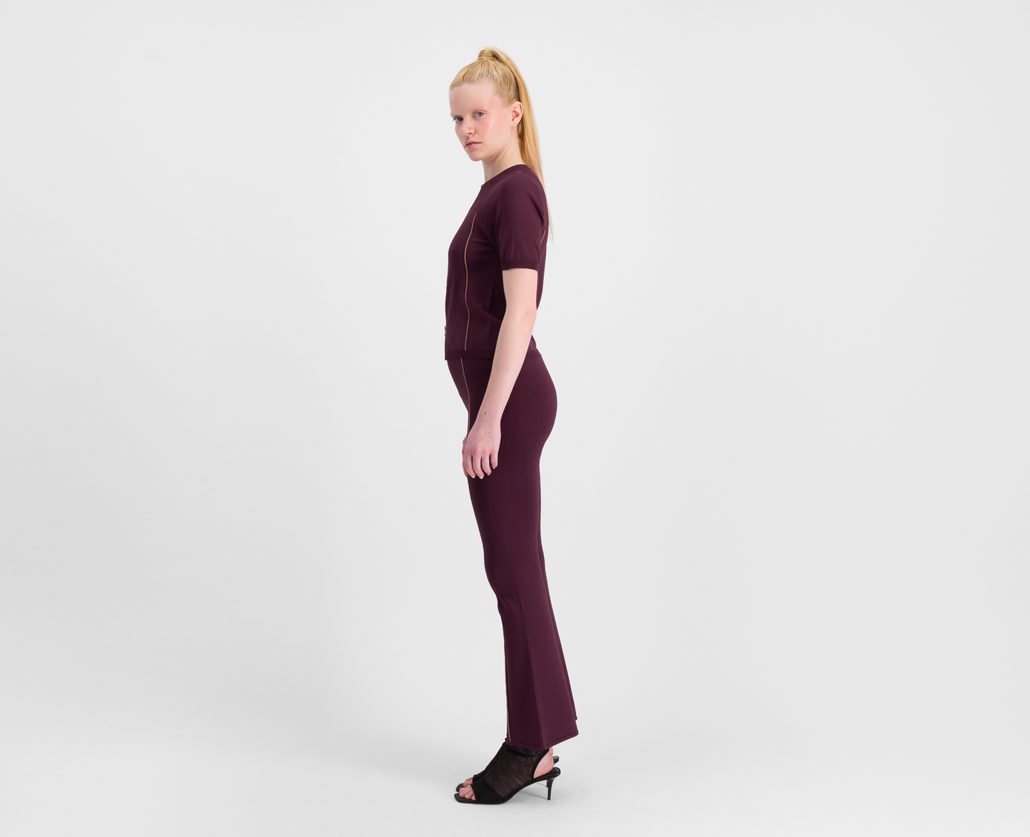 Pantaloni svasati in maglia da donna, bordeaux