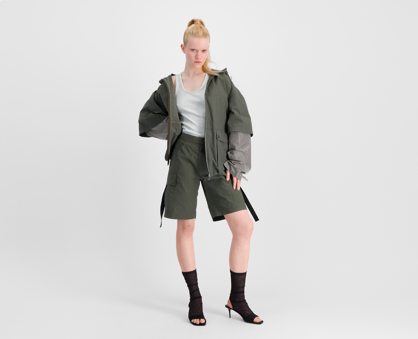 Short cargo femme, kaki